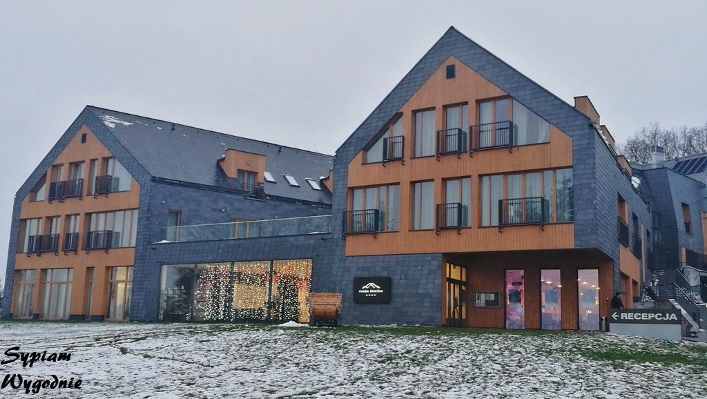 Osada Śnieżka - budynek hotelowy ferie zimowe