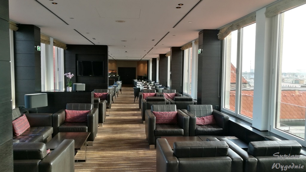 Hilton Vienna Danube Waterfront executive lounge Sypiam Wygodnie