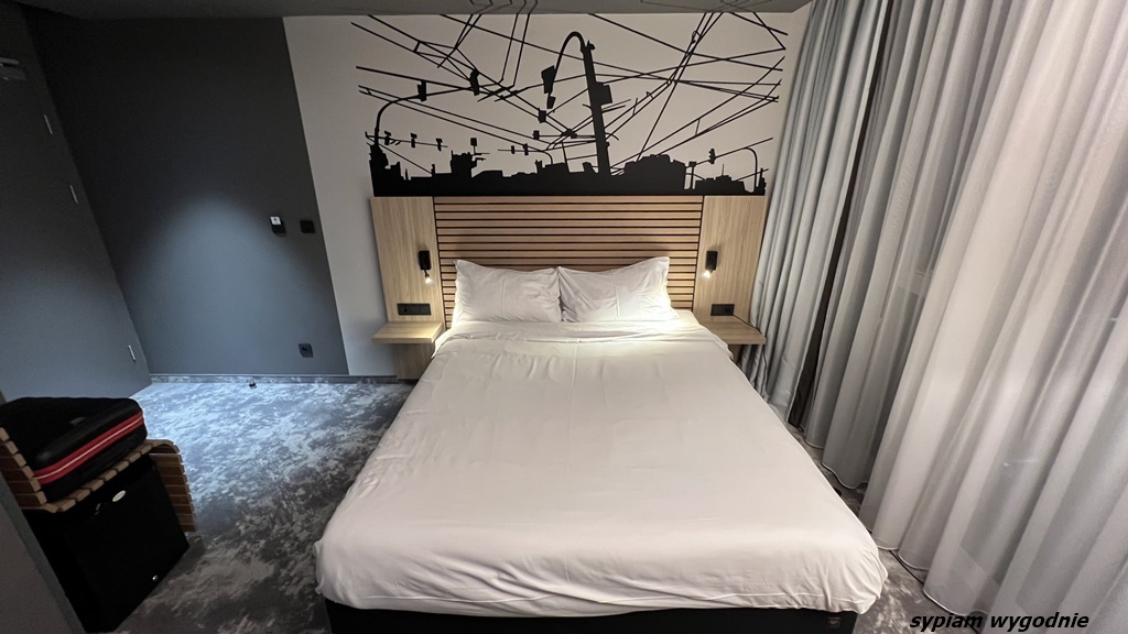 hotel ibis Styles Warszawa City, ul. Grzybowska, pokój z wygodnym łóżkiem