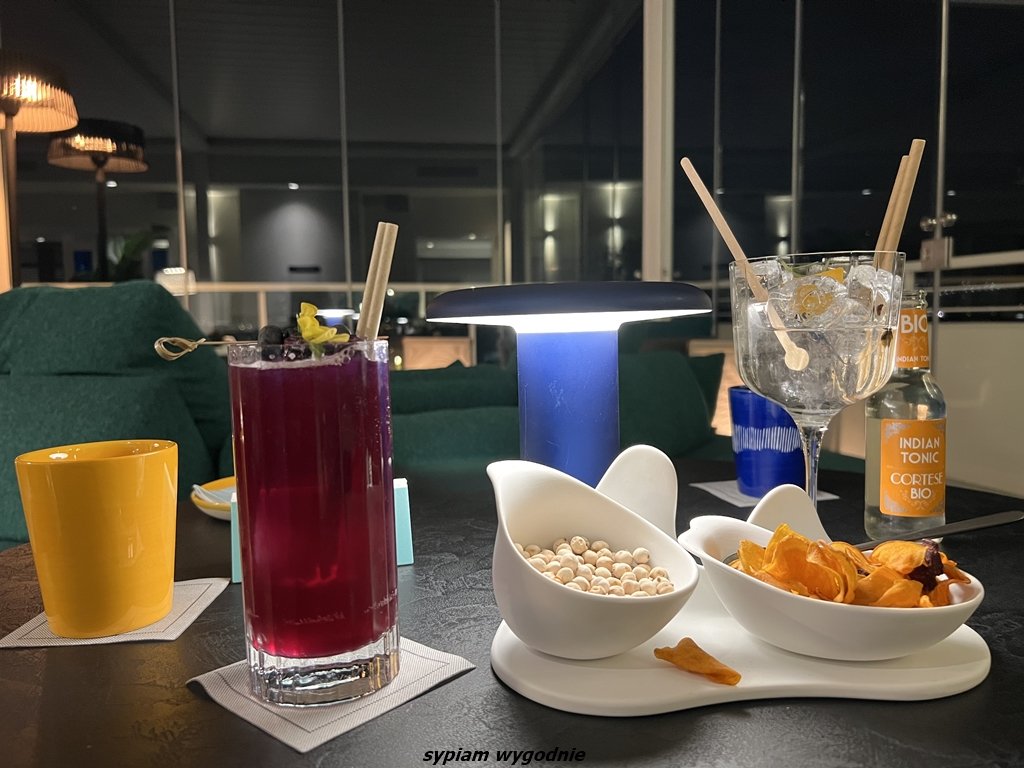drinki w happysimo na ostatnim pietrze w Hilton Sorrento Palace