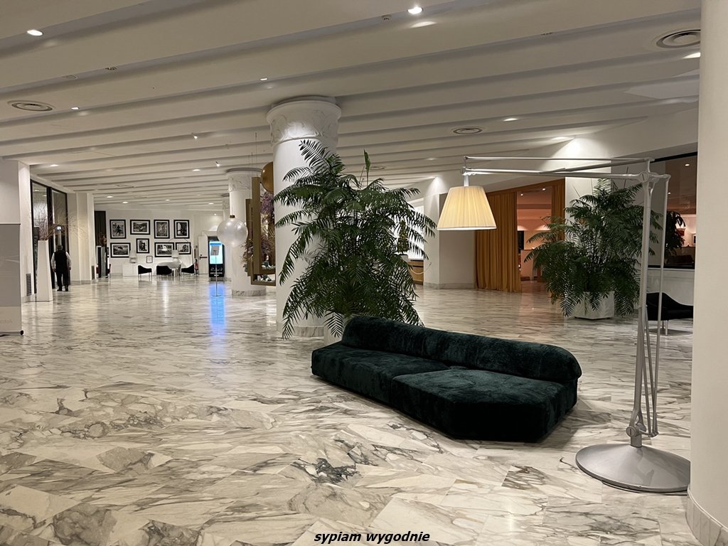 hotelowe lobby w Hilton Sorrento Palace