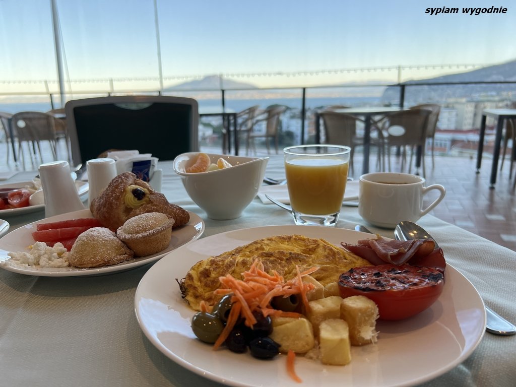 śniadanie w Hilton Sorrento Palace