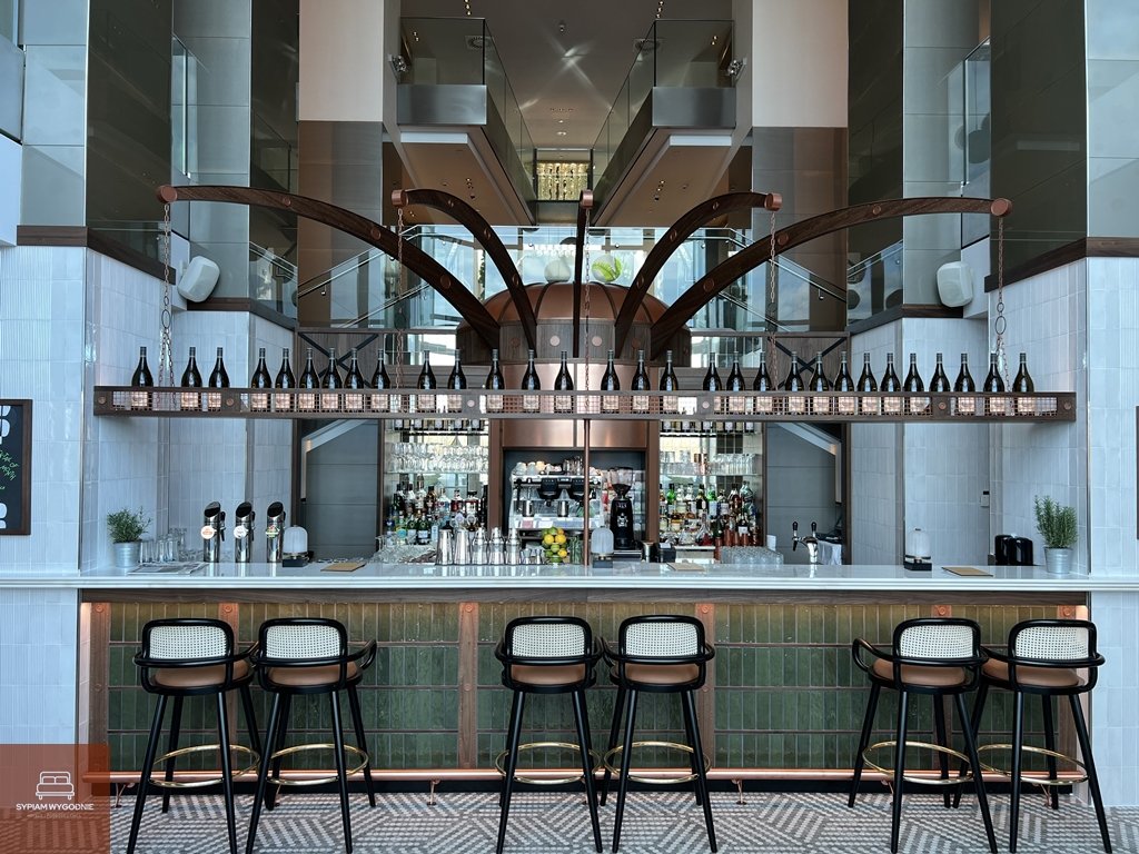 bar Oxbo w Hilton Vienna Danube Waterfront