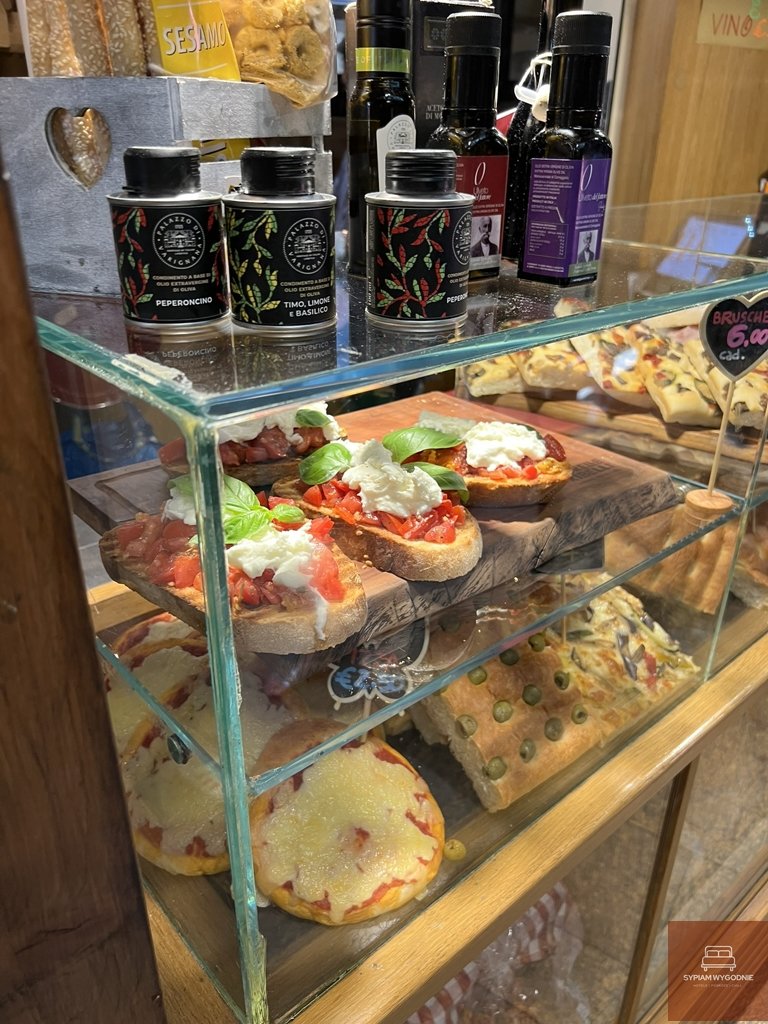food hall w Bolonii - Mercato di Mezzo