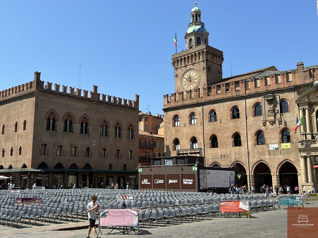 główny plac miejski w Bolonii - Piazza Maggiore